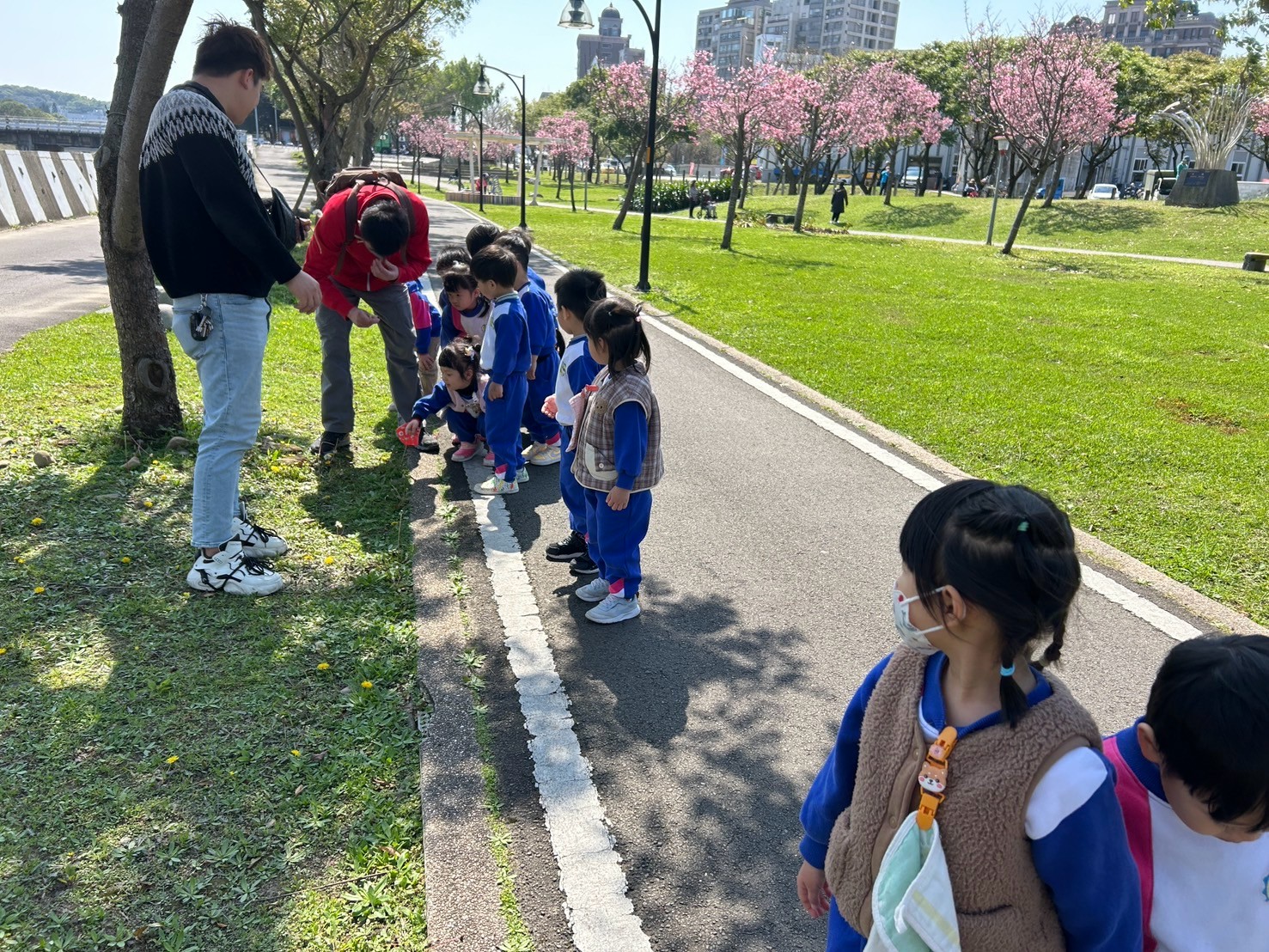 113(下)河濱公園走春